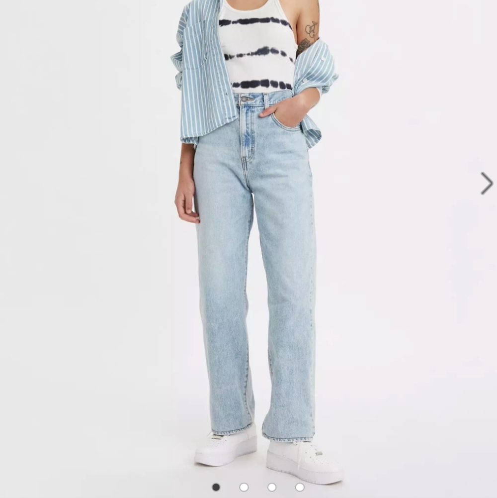 Levi High Waisted Straight Jeans Size 27